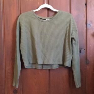 3 for $12‼️ Green long sleeve crop